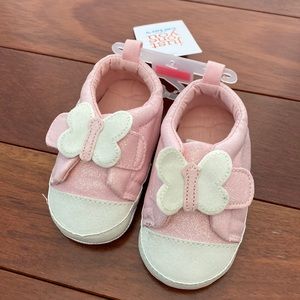 Carter’s infant crib shoe